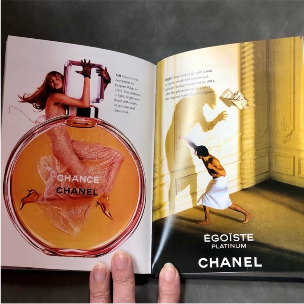 Chanel, Gucci, Prada, Dior Style Guide Little Book Set - Picture 5 of 8